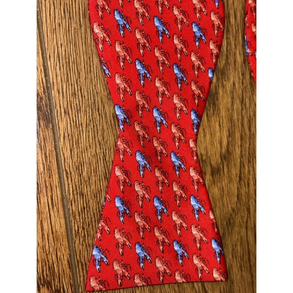 Pelican Coast Mens Silk Bow Tie  Novelty Self Tie Crawfish Red Lobster Bowtie